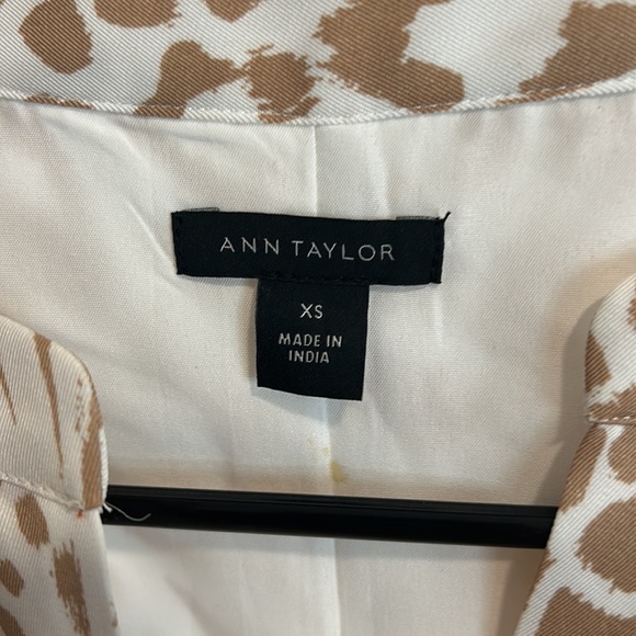 Light beige Ann Taylor animal print dress with tie.  XS - Picture 4 of 8